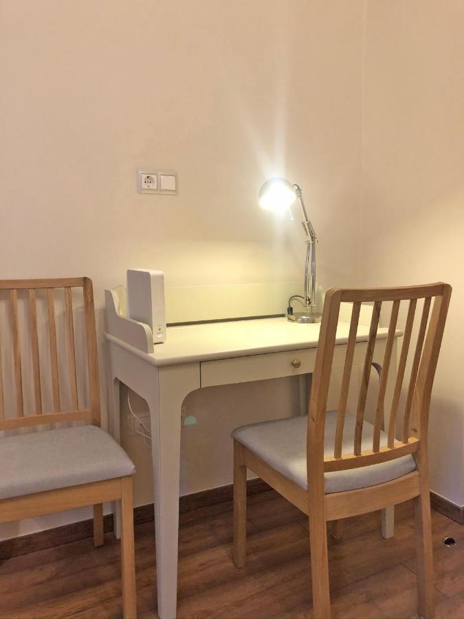 Modern Comfort In Historical Boedapest Buitenkant foto